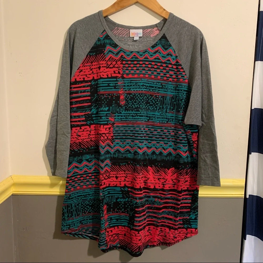 LulaRoe Randy Top - Picture 1 of 4